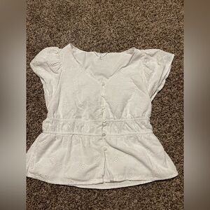 🐰Time and Tru White Eyelet Blouse🐰